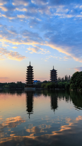 3 วัน 2 คืน • สำหรับนักท่องเที่ยวต่างชาติเท่านั้น · จีน กุ้ยหลิน หยางซั่ว พื้นที่ท่องเที่ยวแม่น้ำหลีเจียง เมืองเก่าซิงผิง และเขางวงช้าง · อัปเกรดฟรีเป็นบริการไกด์นำเที่ยวสำหรับกลุ่มมากกว่า 6 คน