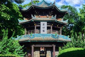 3-day 2-night · Group Tours · Emperor Qinshihuang's Mausoleum Site Museum + Xi'an City Wall + Huajue Lane, the Great Mosque + Big Wild Goose Pagoda · Explore historical sites to gain insight into the long history, immerse yourself in the millennial heritage, and wander through the city to savor authentic cuisine.