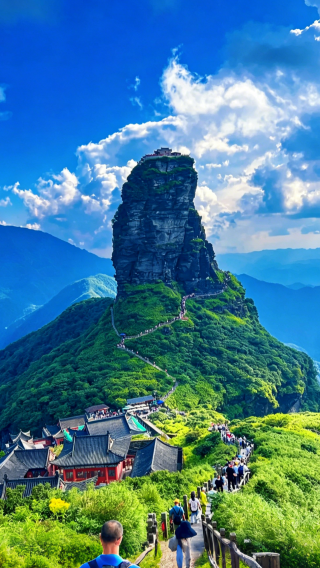 7D6N • GuizhouHuangguoshu Waterfall + Mount Fanjing + Zhenyuan County + Xijiang Qianhu Miao Village + Libo