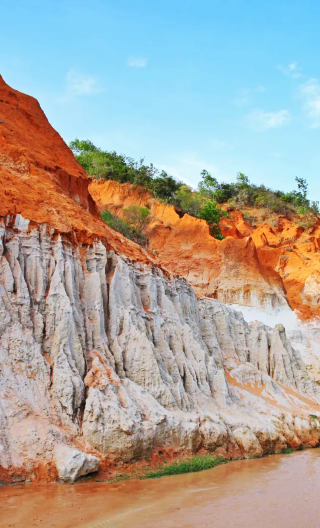 2D1N • Mui Ne one-day tour, including White Sand Dunes - Red Sand Dunes - Fairy Stream in Mui Ne - Ong Doi Rock Beach