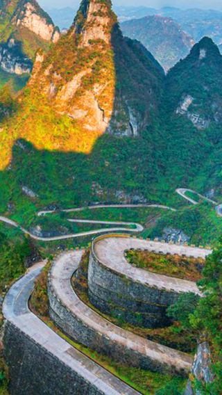 6D5N • Golden Autumn Hunan: Changsha, Tianmen Mountain, Zhangjiajie, Fenghuang Ancient Town, Furong Town