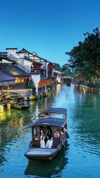 4天3晚 • 上海＋蘇州＋杭州＋西塘古鎮＋烏鎮 - 住外灘邊，全程住 5 鑽飯店，含 3 正餐，贈宋城千古情、古鎮搖櫓船，景區交通全含、24 小時接機，純玩 0 自費