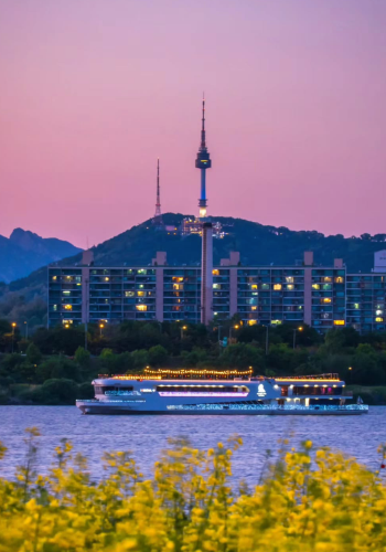 4D3N • South Korea + Seoul: Stay at a luxury five-diamond hotel with airport transfer and a two-day private car charter, experience classic Seoul