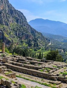 2D1N • Delphi, Meteora and Thermopylae 2-Day Private Tour from Athens
