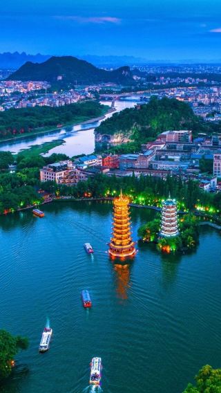 8D7N • Family adventure package: Chongzuo Detian Transnational Waterfall + Tongling Grand Canyon + Beihai Weizhou Island Round-Island Tour + Guilin Li River Bamboo Rafting: Tips Included