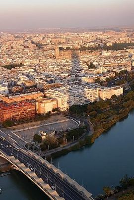 2D1N • Luggage Room in Seville City Centre