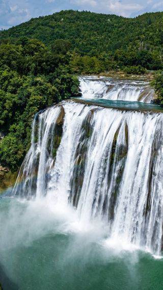 7D6N • Guizhou Tour: Guiyang + Huangguoshu Scenic Area + Xijiang Qianhu Miao Village + Libo Seven Small Arches + Zhenyuan Ancient Town + Mount Fanjing