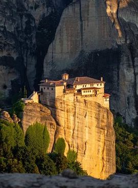 2D1N • 2-Day Guided Tour to Meteora from Athens with Accommodation