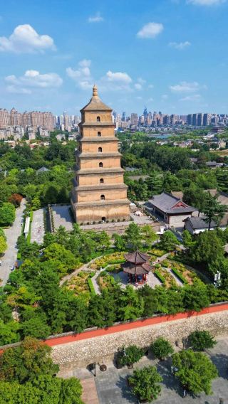 5 дня4 ночи • Пекин и Сиань: Запретный город, Великая Китайская стена, Терракотовая армия, поездка на высокоскоростном поезде до Сианя, англоговорящий гид, индивидуальный автомобиль и индивидуальный трансфер включены