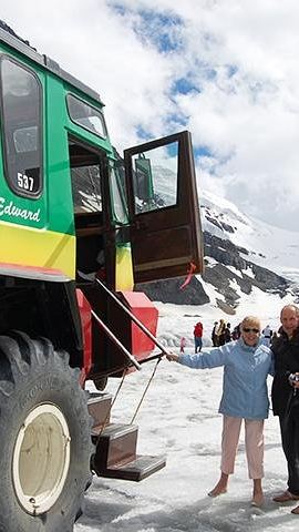 4D3N • Western Classic - One Way Calgary To Vancouver Rockies Bus Tour