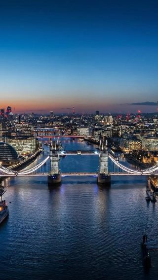 4D3N • United Kingdom + London + York + Edinburgh + Cambridge