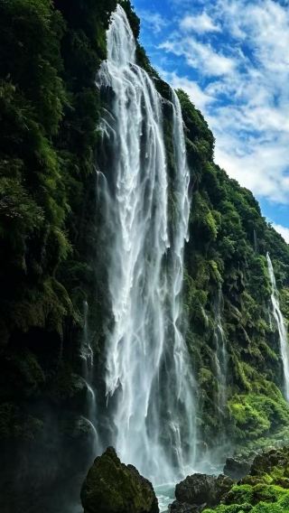 8天7晚 • 舒心暢玩貴州黃果樹景區＋西江千戶苗寨＋荔波＋梵淨山＋馬嶺河大峽谷＋萬峰林｜亞朵飯店＋西江住苗寨｜滿4人升級GL8｜純玩無購物