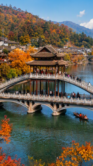 4D3N • Best of Zhangjiajie & Fenghuang · Avatar Mountains + Tianmen Mountain: Miao Costume Experience · 1–8 Guests · Free Drone Video & Scenic Area Transport