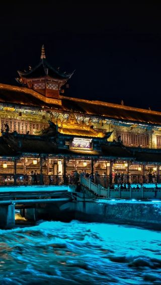 7D6N • Chengdu's natural masterpieces & living history: Jiuzhaigou + Huanglong by high-speed rail + pandas + Sanxingdui + Dujiangyan Blue Tears night views + Leshan Giant Buddha + Teahouse