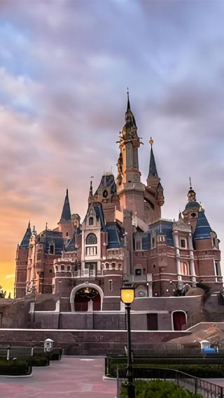 7D6N • Shanghai Disney Resort + Nanjing + Wuxi + Suzhou + Hangzhou + Wuzhen: Optional English Tour Guide & High-Speed Rail Ticket Reservation