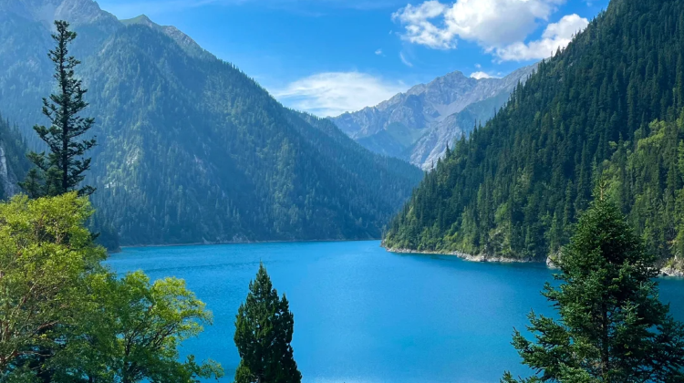 6D5N · Private Tours · Sichuan Holiday Fun: Full Day In-Depth Tour