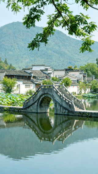 3日2晚 • 經典行程｜黃山風景區＋宏村景區：連住兩晚五鑽優質酒店，暢遊夢幻黃山·探訪水墨宏村，門票＋上下山索道包含，贈黃山往返景交車