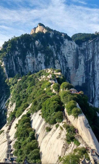 4D3N • Xi'an + Mount Hua + Emperor Qinshihuang's Mausoleum Site Museum + Xi'an City Wall