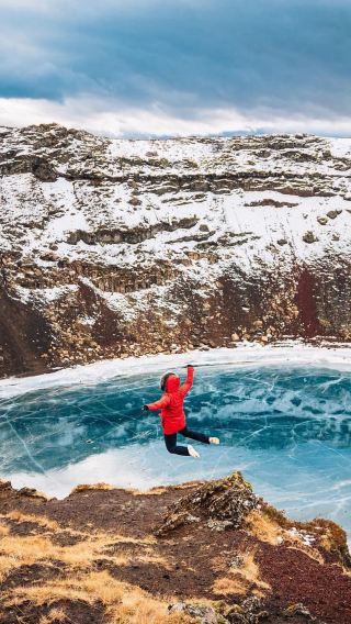 8D7N • Stay at Blue Lagoon Hotel, whale watching, visit Daydreamer filming site, tour glaciers & waterfalls across north and south shores