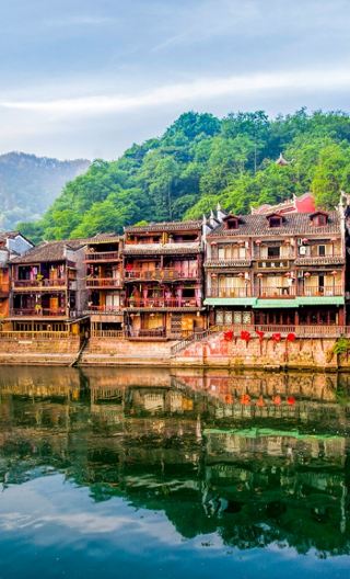 5D4N • Zhangjiajie & Fenghuang: Avatar Mountains + Tianmen Mountain + Grand Canyon Glass Bridge + Miao Costume Experience