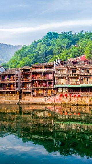 5D4N • Muslim-Friendly In-Depth Zhangjiajie & Fenghuang: Glass Bridge, Miao Costume, Drone Shoot & 72 Wonders Night Show - by 7-14 Seat Business Vehicle