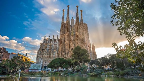 Barcelona: Ganztagestour Sagrada Familia und Park Güell