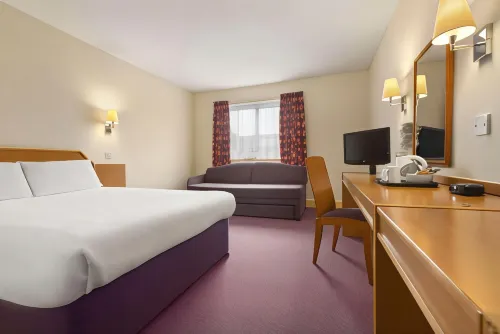 Days Inn by Wyndham Sevenoaks Clacket Lane Rooms Photos