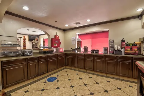 Ramada by Wyndham Oklahoma City Airport North Mahlzeiten Photos
