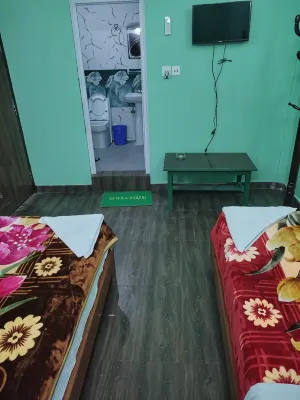 Harry Guest House & Restaurant Kamar Photos