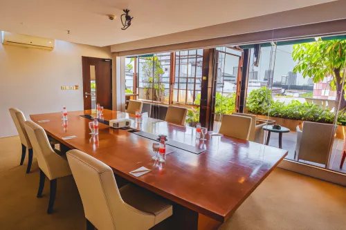 The Falatehan Hotel By Safin Business Facilities Photos