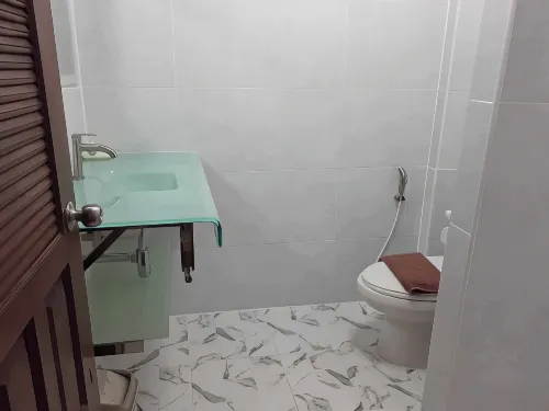 Phratamnak Inn - 100 Meter from Beach Zimmer Photos