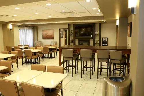 Best Western Plus Omaha Airport Inn Dining Photos