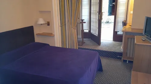 Hotel Concortel Paris Rooms Photos