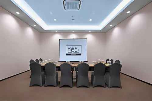 Hotel Neo+ Waru - Sidoarjo Fasilitas Bisnis Photos