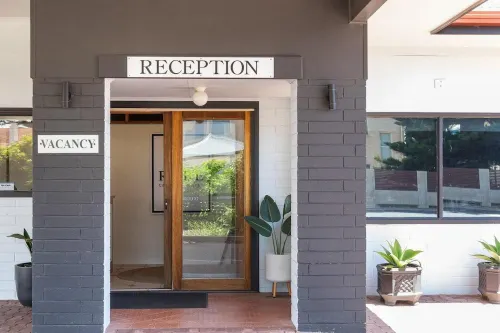 Robe Central Motel Exterior Photos