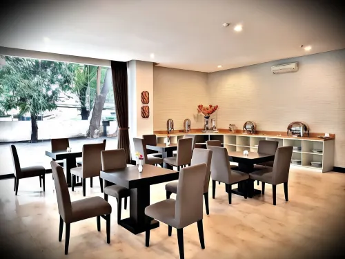 N3 Zainul Arifin Hotel Mahlzeiten Photos