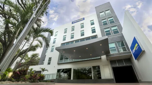 City Express Plus by Marriott Cali Colombia Exterior Photos
