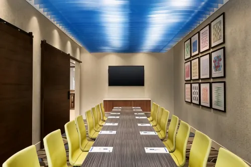 Holiday Inn Express & Suites Aurora Business Facilities Photos