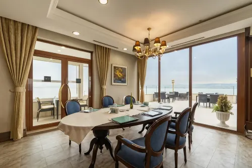 Wellborn Luxury Hotel Photos