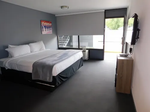 Hotel 10 Extended Stay Rooms Photos