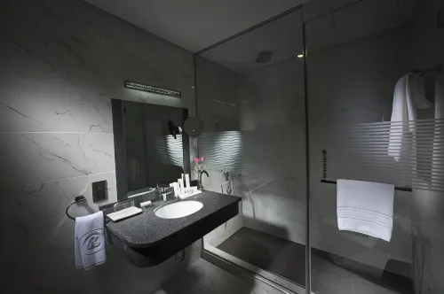 Ramee Rose Hotel Zimmer Photos