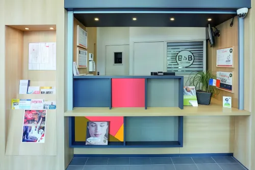 B&B HOTEL Lille Roubaix Campus Gare Espaces publics Photos