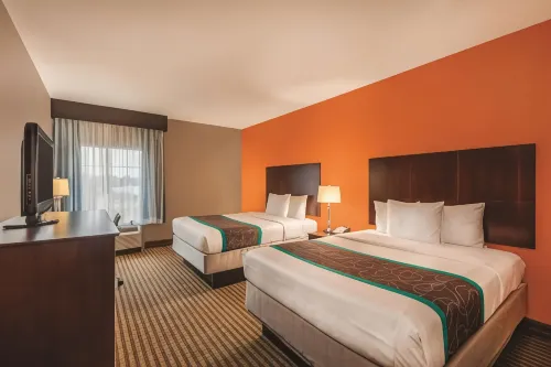 La Quinta Inn & Suites by Wyndham Houston Bush Intl Airpt E Rooms Photos