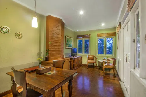 Puncak Pass Resort Rum Photos