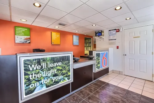 Motel 6 Fremont, CA – North Öffentliche Flächen Photos