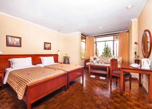 Puncak Pass Resort Kamar Photos