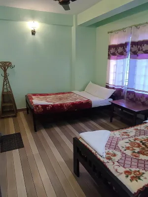 Harry Guest House & Restaurant Kamar Photos
