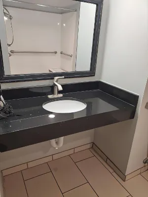 Clarion Hotel & Suites BWI Airport North Chambres Photos