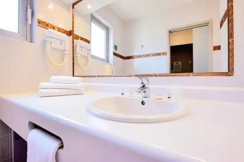 Hôtel Kyriad Nimes Centre Photos