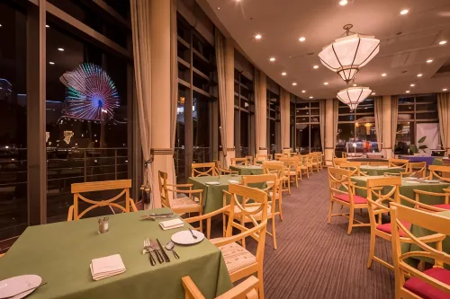 Navios Yokohama Dining Photos
